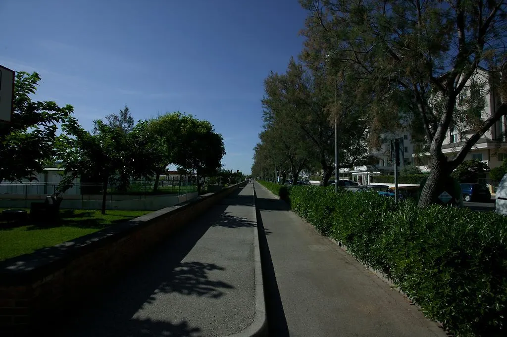 Hotel Blues Cervia 3*,  İtalya